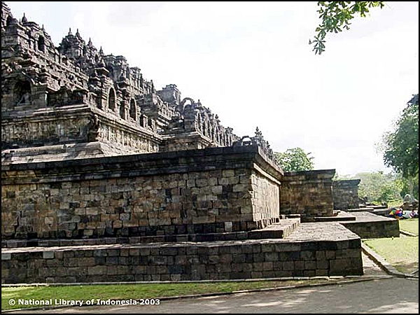 candi borobudur pnri07