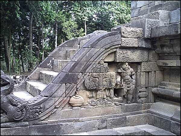 candi merak tarabuwana10