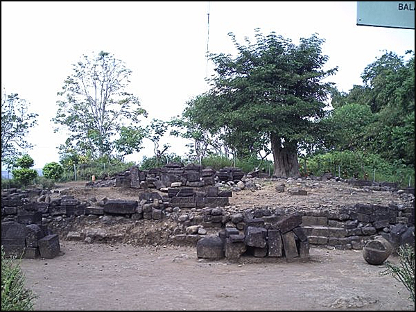 situs gunungsari tarabuwana05